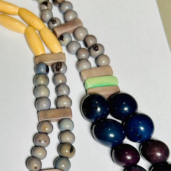 Vintage Artisan Necklace from natural Acai beads and Bombona Seeds - Picture 10 of 10